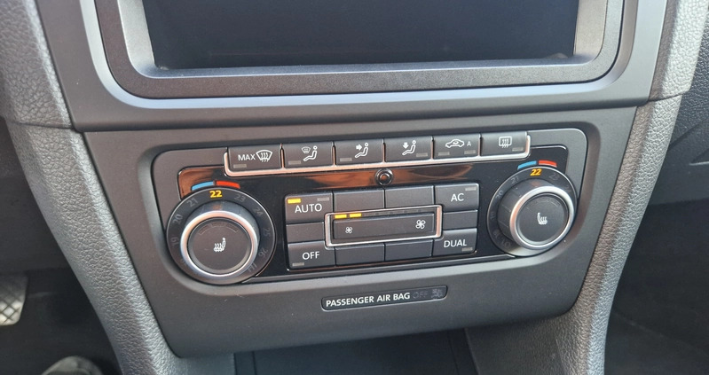 Volkswagen Golf cena 24999 przebieg: 201000, rok produkcji 2011 z Frampol małe 667